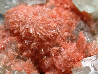 ヒルガーダイト