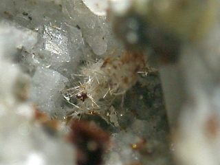 ミケールセン石