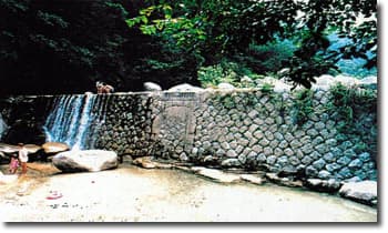 朝明川砂防堰堤