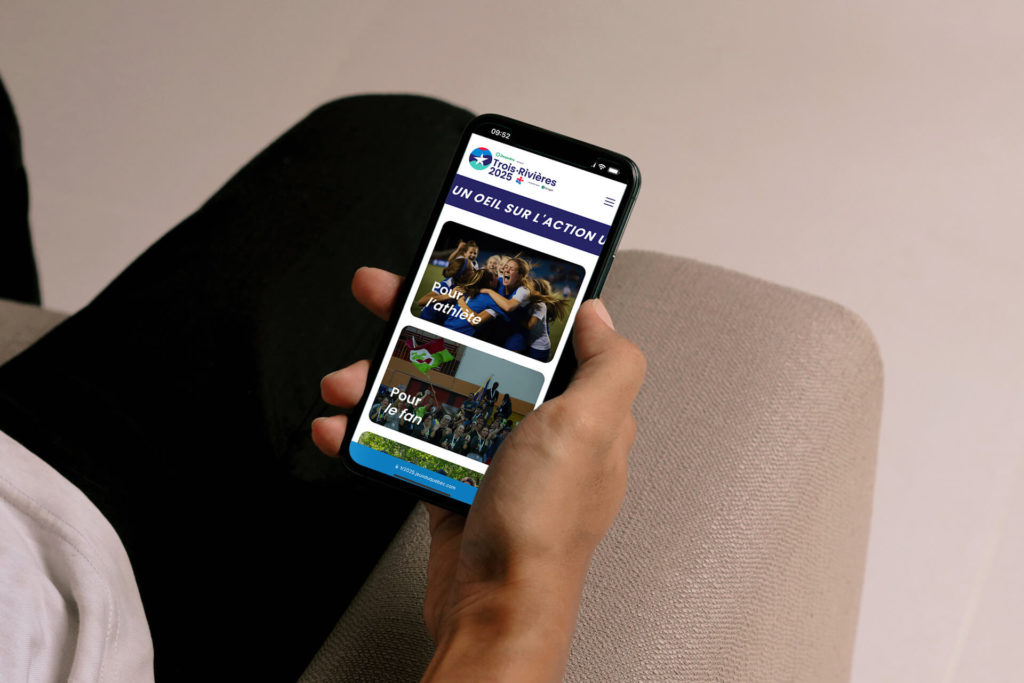 site-web-jdq-iphone Jeux du Québec à Trois-Rivières - Site Web mobile first