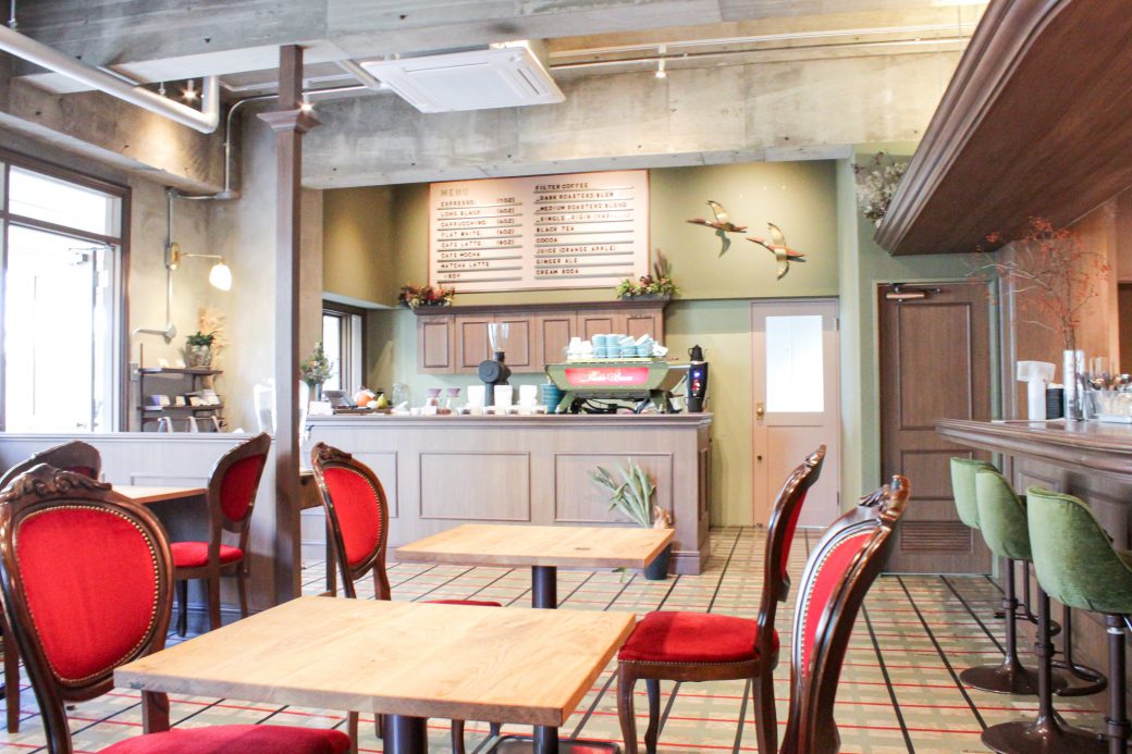 パーラーイムオムのおしゃれな内観