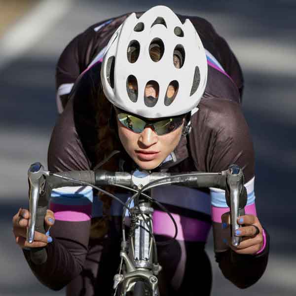 自転車女子のヘルメット