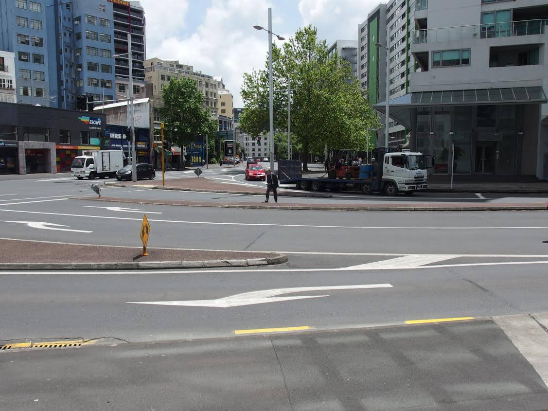 NZの交差点 分離帯