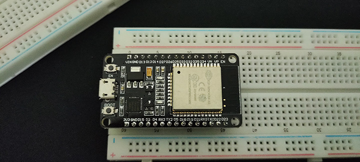 ESP32 DevKit Board Pinout On BreadBoard 1