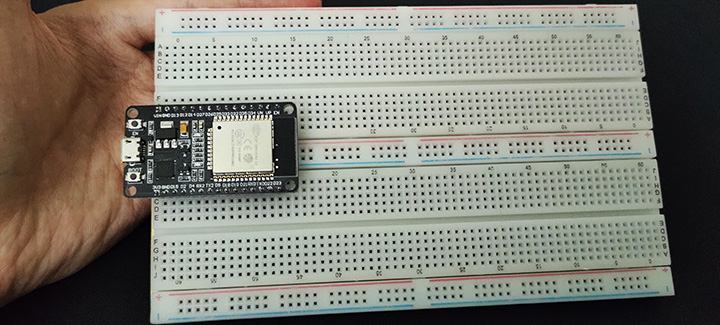 ESP32 DevKit Board Pinout On BreadBoard 4