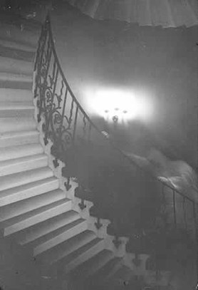 apparition queens house.jpg apparition queens house.jpg