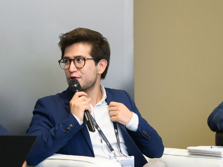 Portrait of Mauricio Mejía, expert in citizen participation, open government and digital democracy.