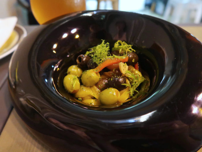 オリーブ&オニオン(90元)