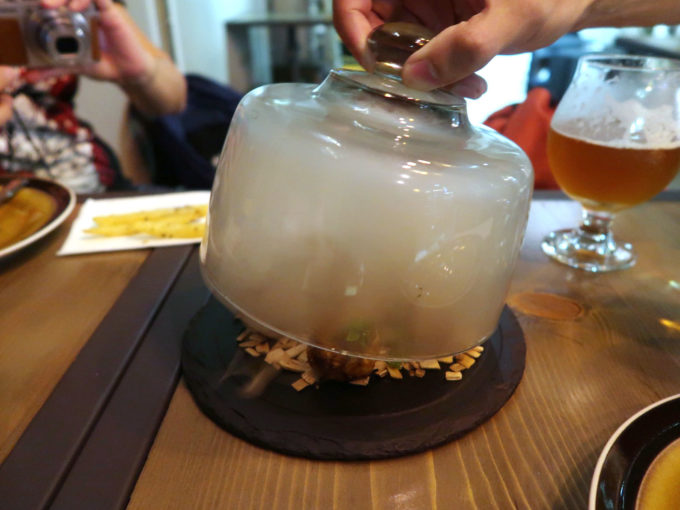 モクモクの中から…