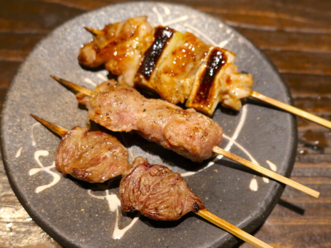 焼き師おまかせ串三種(380円)