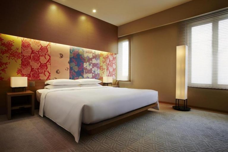 70111_16091508180046472749