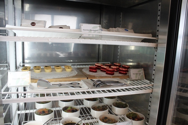 IMG 7533 1 サンドイッチ、ケーキ、サラダ