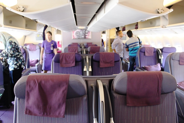 IMG 7551 1 タイ航空 777-200 ビジネスクラス:機内