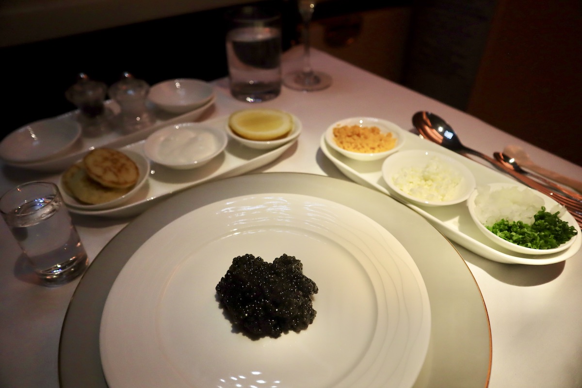 IMG 7296 エミレーツ航空ファーストクラスキャビアサービス