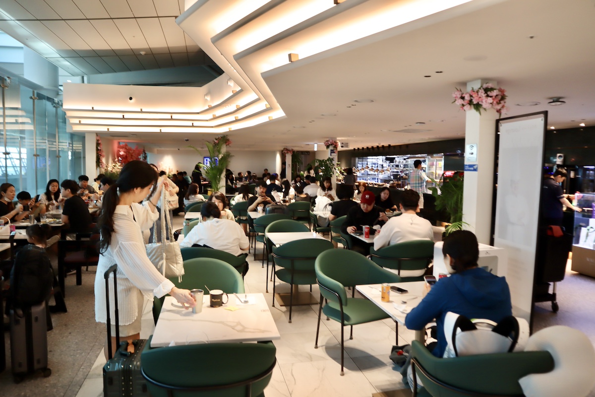 マティナラウンジ内観