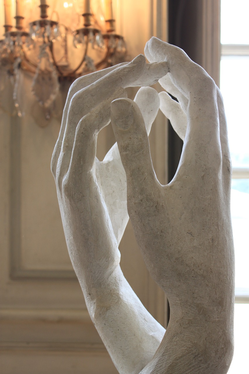 ロダン作大聖堂