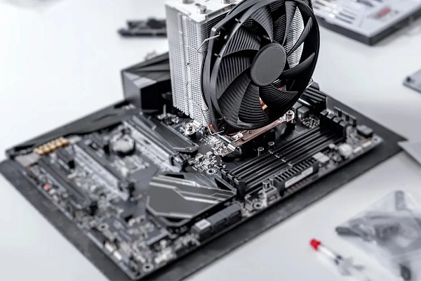 CPUクーラーの性能には寿命がある!経年劣化するので半永久的には使えません!