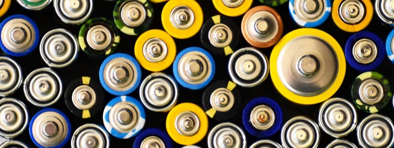 Oppladbare batterier vs. engangsbatterier: hva er billigere og bedre?