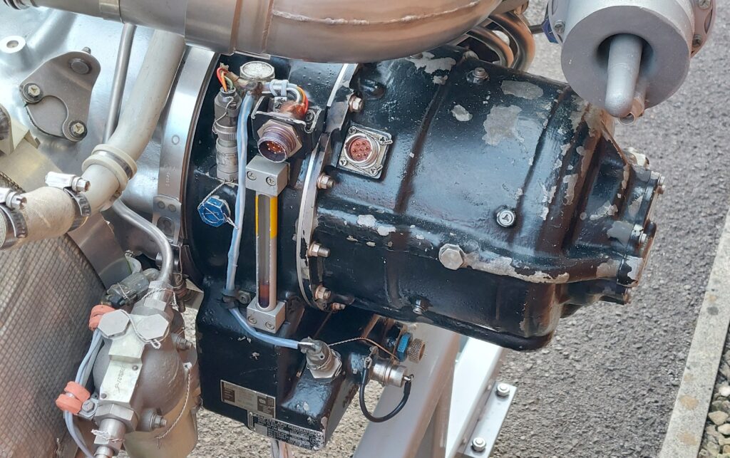 ST6L73 oil cooled generator Tristar APU generator