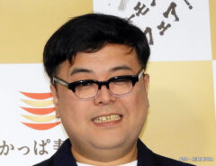 久保田かずのぶ、高齢者を抱きかかえると? とっさの行動に「なんていいヤツ」