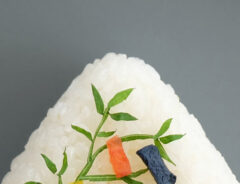 大葉を使った『おにぎり』 写真に「素敵すぎる」「食べるのがもったいない」