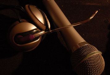 Headset and microphone