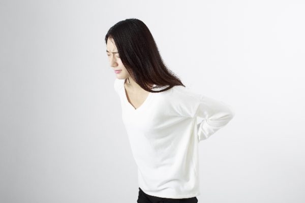 長引く腰痛は腰のカーブが原因!?