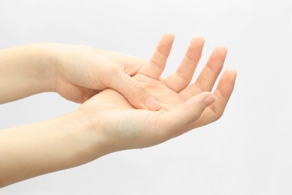 手・足のシビレ