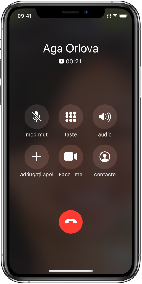 Ecranul Telefon afișând butoanele pentru opțiunile din timpul unui apel. Pe rândul de sus, de la stânga la dreapta se află butoanele pentru modul mut, taste și difuzor. Pe rândul de jos, de la stânga la dreapta se află butoanele pentru adăugarea unui apel, FaceTime și contacte.