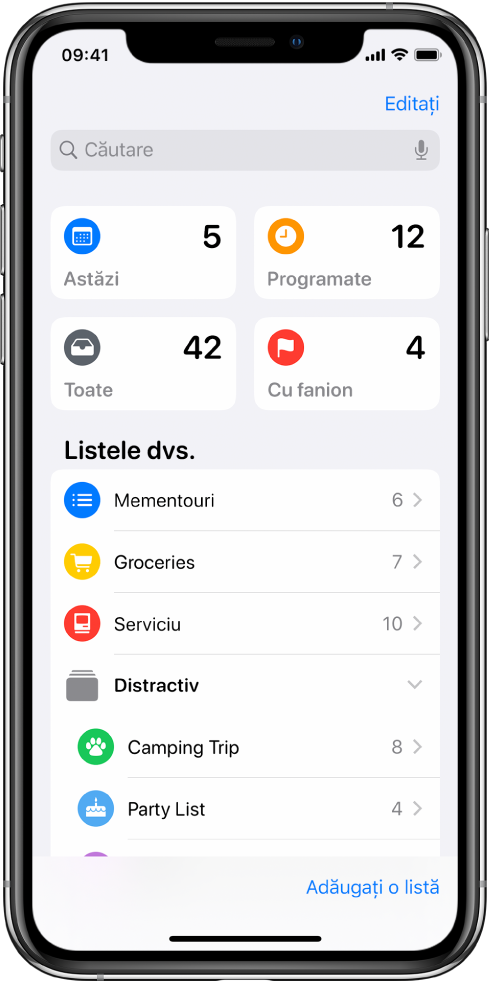 Un ecran prezentând mai multe liste în Mementouri. Listele inteligente apar în partea de sus pentru mementourile scadente astăzi, cele programate și cele cu fanion. Butonul Adăugați o listă este în dreapta jos.