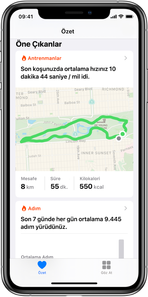 En son koşu antrenmanınızın süresini, mesafesini ve rotasını ve son 7 gün içinde günlük attığınız ortalama adım sayısını içeren öne çıkan bilgilerin gösterildiği Sağlık’taki Özet ekranı.