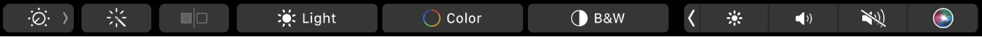 La Touch Bar con i pulsanti per modificare le foto: ritaglio, filtri, regolazione e ritocco e un ulteriore pulsante per accedere ad altre opzioni.