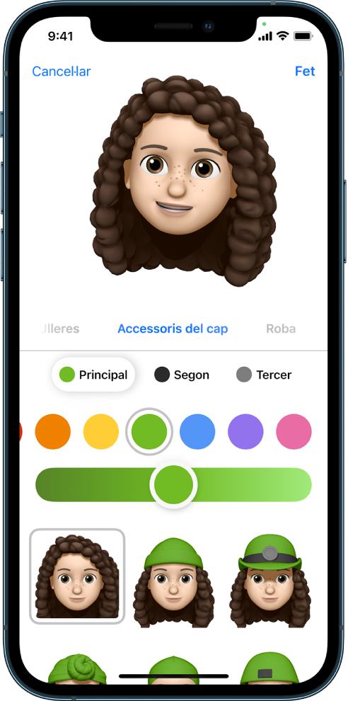 Pantalla per crear un memoji que mostra el personatge que s’està creant a la part superior de la pàgina; les característiques personalitzables a sota del personatge i, a sota d’aquestes, opcions de la característica seleccionada. El botó Fet es troba a l’angle superior dret, i el botó Cancel·lar a l’angle superior esquerre.