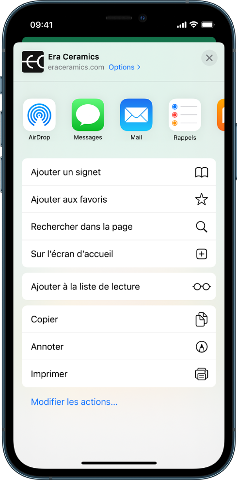 Le menu Partager. En haut du menu se trouvent les apps pouvant être utilisées pour partager des liens. En dessous se trouvent d’autres options, notamment « Ajouter un signet », « Ajouter aux favoris », « Rechercher dans la page », « Sur l’écran d’accueil » et « Dans la liste de lecture ».