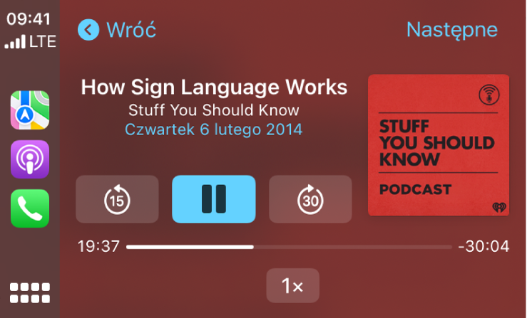 Widok Dashboard w CarPlay, wyświetlający podcast „staf ju szud noł” dotyczący języka migowego.