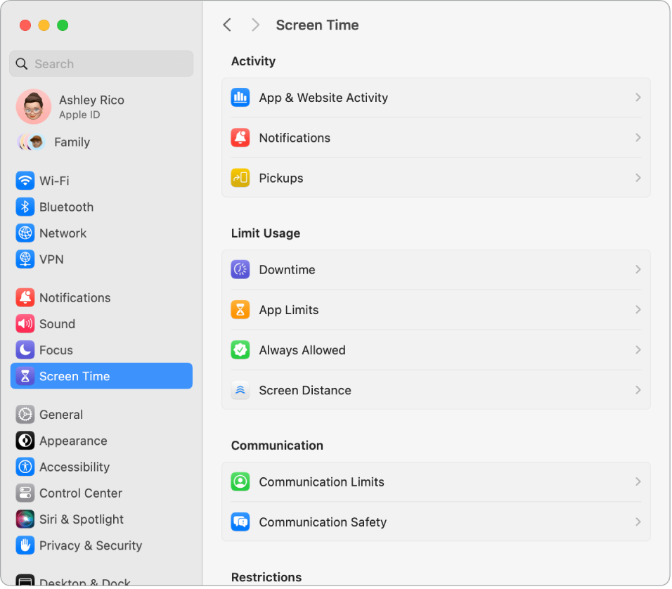 Ein Fenster mit Bildschirmzeit-Einstellungen mit Optionen zum Anzeigen von „App-Nutzung“, „Mitteilungen“ und „Aktivierungen“ sowie Optionen zum Verwalten der Bildschirmzeit, beispielsweise zum Festlegen von Auszeiten, Beschränkungen für Apps und Kommunikation und mehr