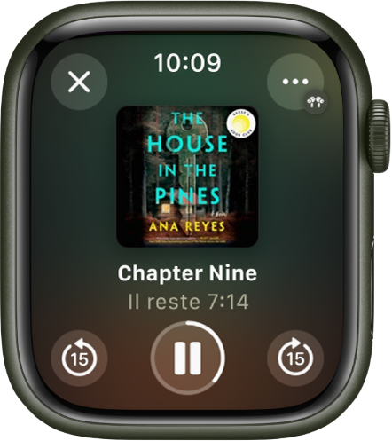 L’écran de lecture d’un livre audio. Le bouton Fermer se trouve en haut à gauche, le bouton Plus en haut à droite, le bouton permettant de reculer de 15 secondes en bas à gauche, le bouton Lecture/Pause en bas au milieu et le bouton permettant d’avancer de 15 secondes en bas à droite. Au milieu se trouvent l’illustration, le numéro du chapitre et le temps restant dans le chapitre.