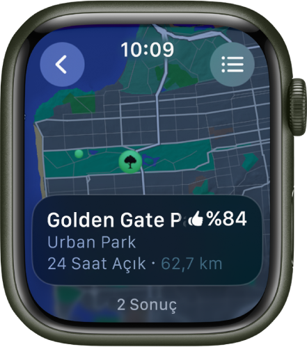 Harita uygulaması, San Francisco’daki Golden Gate Park’ın bir haritası ile parkın puanını, çalışma saatlerini ve şu anki konumunuzdan uzaklığını gösteriyor. Güzergâhlar düğmesi sağ üstte görünüyor. Geri düğmesi sol üstte.