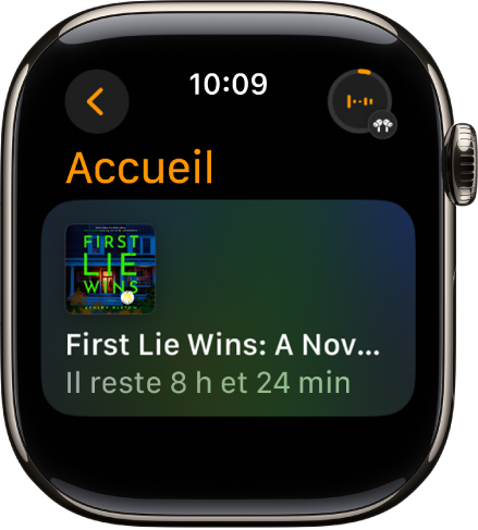 Un écran Livres audio qui affiche le livre en cours de lecture, avec le titre et le temps restant. Le bouton À l’écoute se situe en haut à droite.