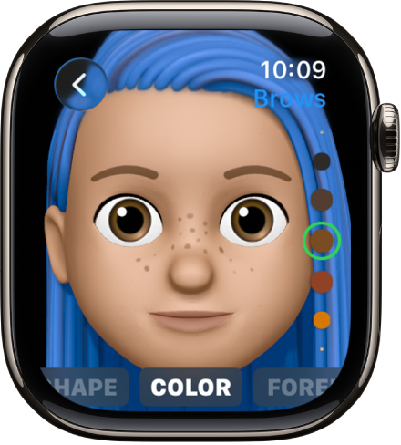 La app Memoji en el Apple Watch con la pantalla de edición de la nariz. Hay un primer plano de la cara, centrado en la nariz. Al final se puede leer la palabra “Color”.