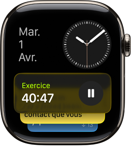 Défilement intelligent sur l’Apple Watch montrant des activités en direct et des widgets.
