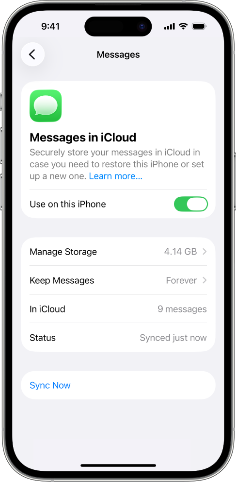 Ekran Wiadomości w ustawieniach iCloud. Włączona jest opcja Synchronizuj tego iPhone’a.