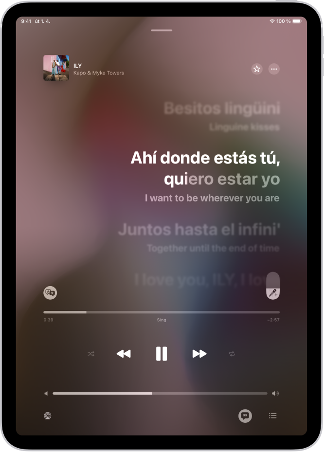 Obrazovka Právě hraje s jezdcem Apple Music Sing vpravo od textu skladby a tlačítkem Překlad a výslovnost nalevo. Je zapnutý překlad ze španělštiny do angličtiny. Momentálně přehrávané verše jsou zvýrazněné.
