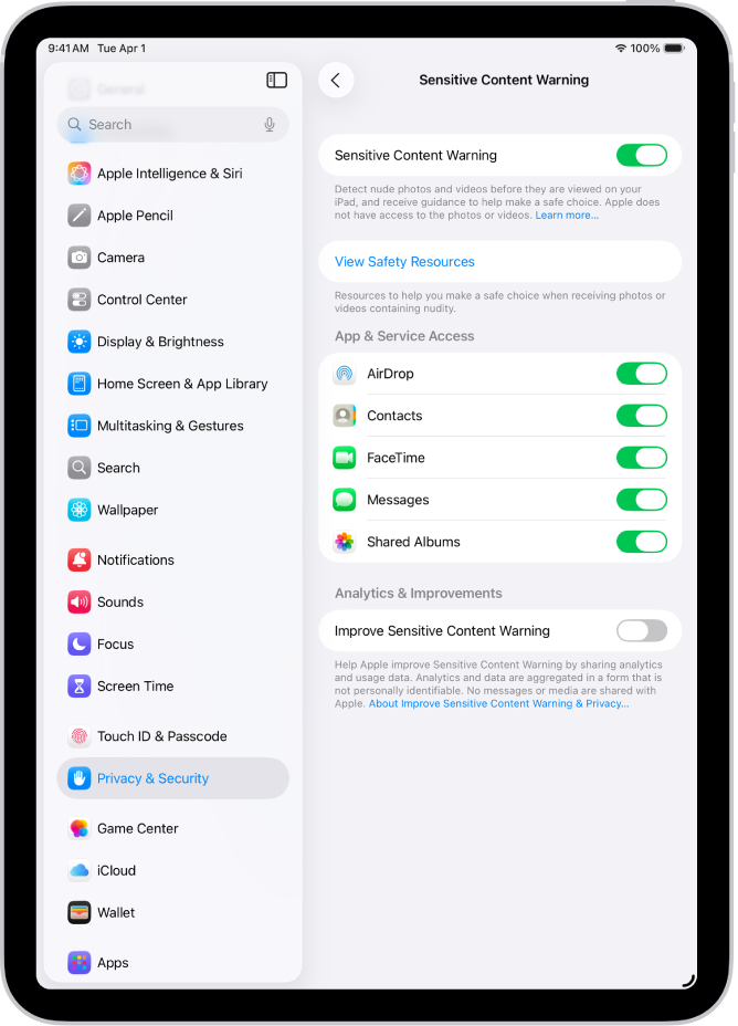حساس مواد کے انتباہ کی سیٹنگ، جس میں “حفاظتی وسائل دیکھیں” لیبل والا بٹن ہے اور Apple کے ساتھ تجزیوں اور استعمال کے ڈیٹا کو شیئر کرنے کے لیے “حساس مواد کے انتباہ کو بہتر بنائیں” لیبل والا بٹن ہے۔