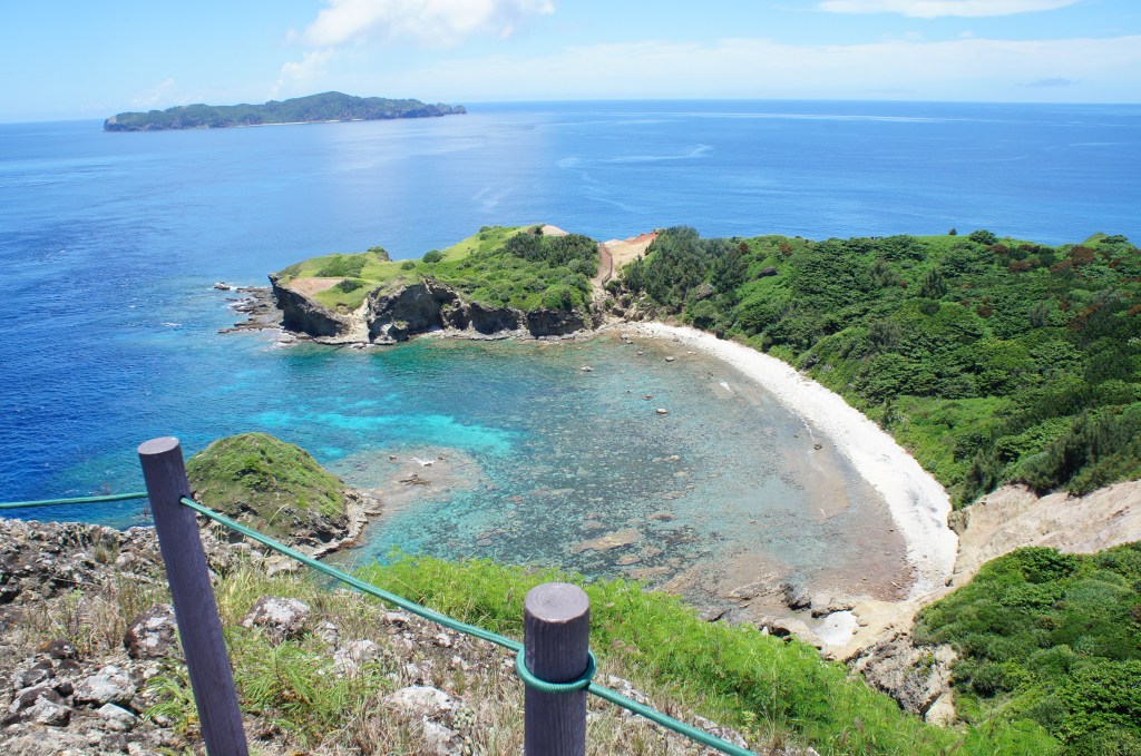 小笠原の野猫問題母島南崎の景色