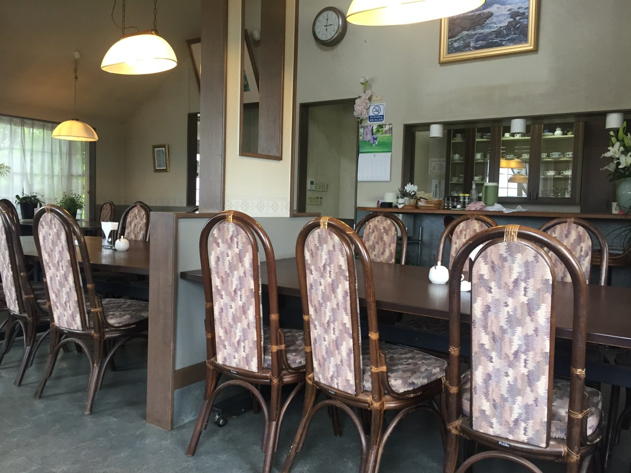 昼食喫茶アンチープ店内