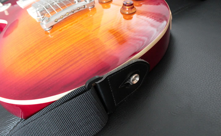 ストラップの付け方