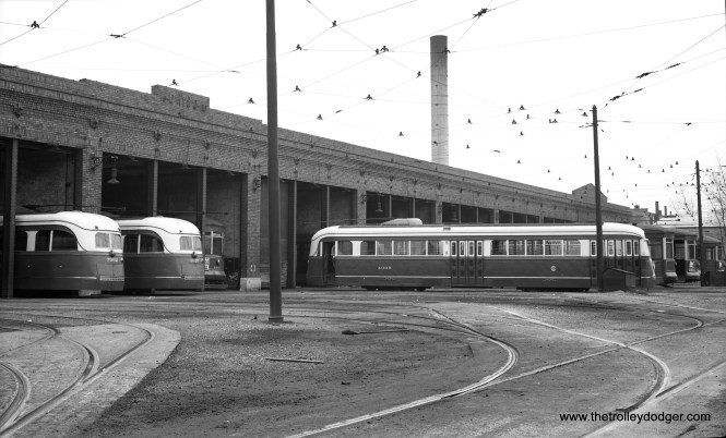 Here is a nice side view of CSL 4005 at Kedzie Station (car barn). At this time, the 83 Prewar PCCs were assigned to Route 20 - Madison.