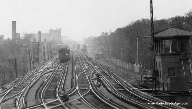 The North Side "L", looking south from Montrose. On the right, you see the ramp leading down to the Buena Yard.