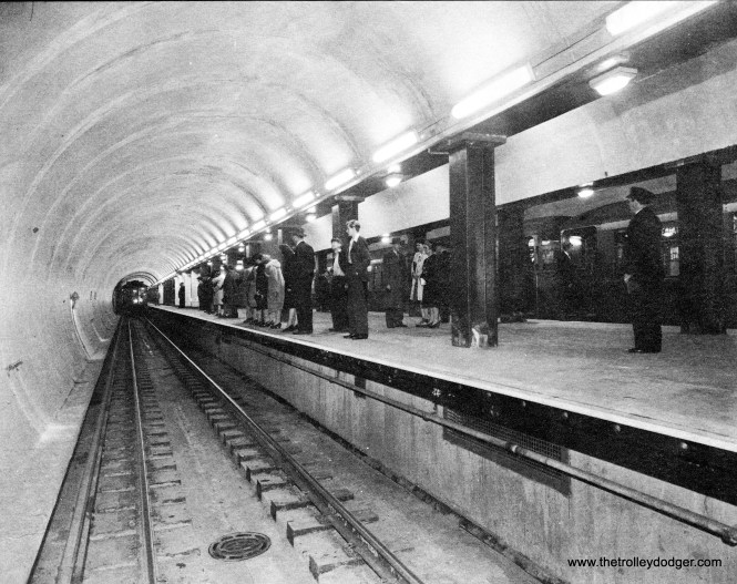 The continuous platform in the State Street Subway, 1943.